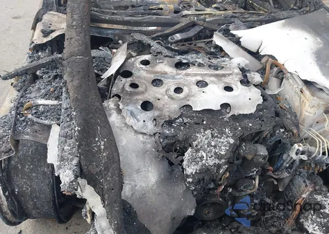 2014 Mercedes-Benz E 350 из США, поврежденный, VIN WDDHF5KB4EA926681